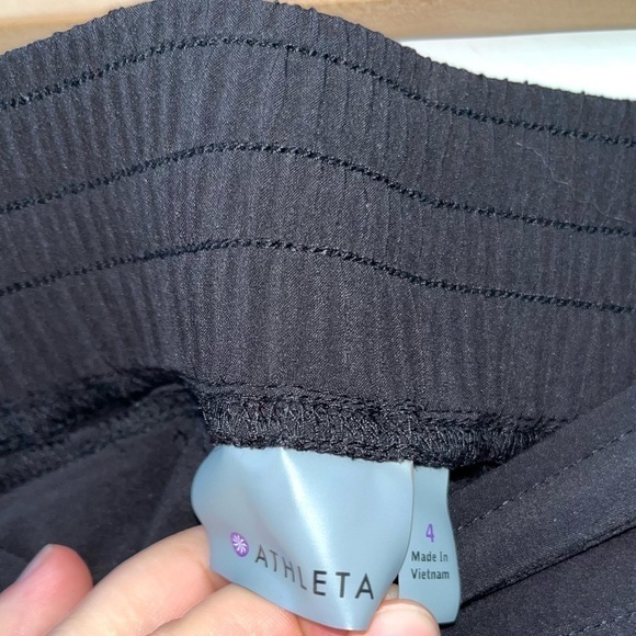 ATHLETA Black Ruched La Vita Crop Pants in Size 4 - Picture 8 of 10